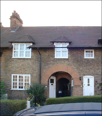 07 Asmuns Place a